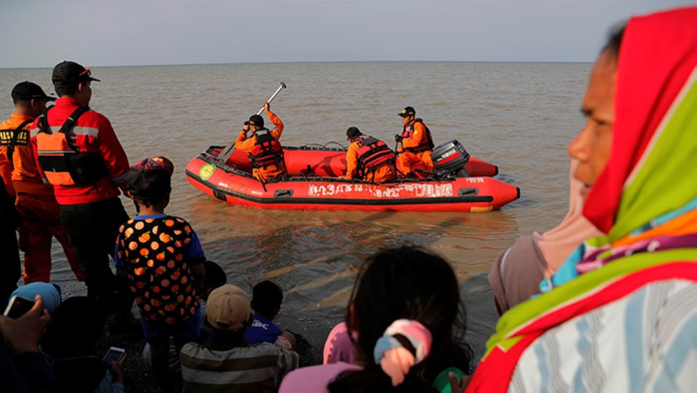 ಪತನಗೊಂಡ ವಿಮಾನಕ್ಕಾಗಿ ಮುಳುಗುಗಾರರಿಂದ ಶೋಧ ಮುಂದುವರಿಕೆ