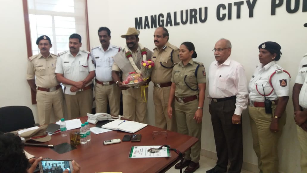 ಬೆಳ್ಳಿ ಪದಕ ವಿಜೇತ ವಿಜಯ ಕಾಂಚನ್‌ಗೆ ಪೊಲೀಸ್ ಆಯುಕ್ತರಿಂದ ಸನ್ಮಾನ