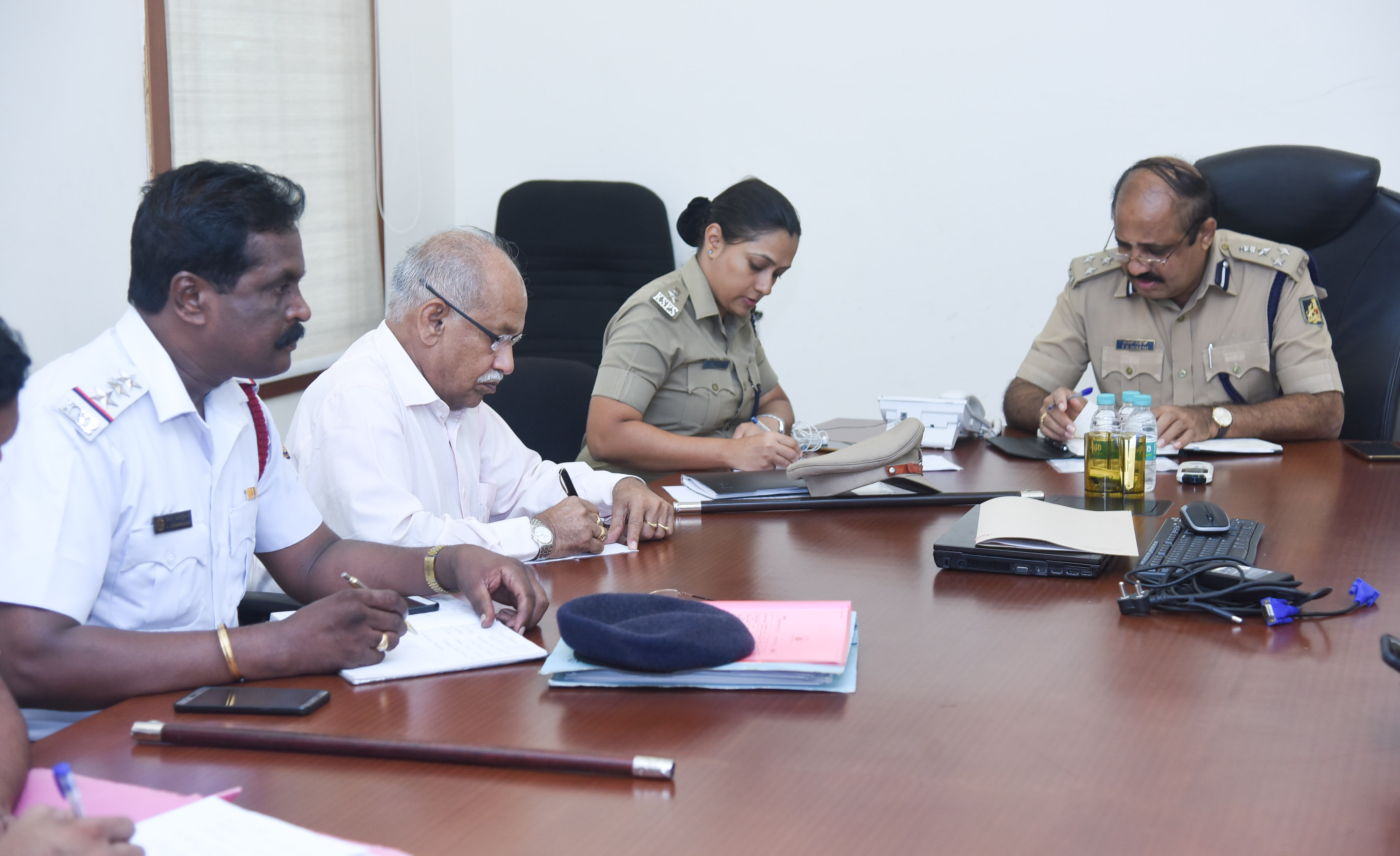 ಟಿಕೆಟ್ ನೀಡದ ಬಸ್ ನಿರ್ವಾಹಕರು, ಶೀಘ್ರ ಆರ್‌ಟಿಒ ಸಭೆ ಕರೆದು ಸೂಕ್ತ ಕ್ರಮ: ಆಯುಕ್ತ ಟಿ.ಆರ್.ಸುರೇಶ್