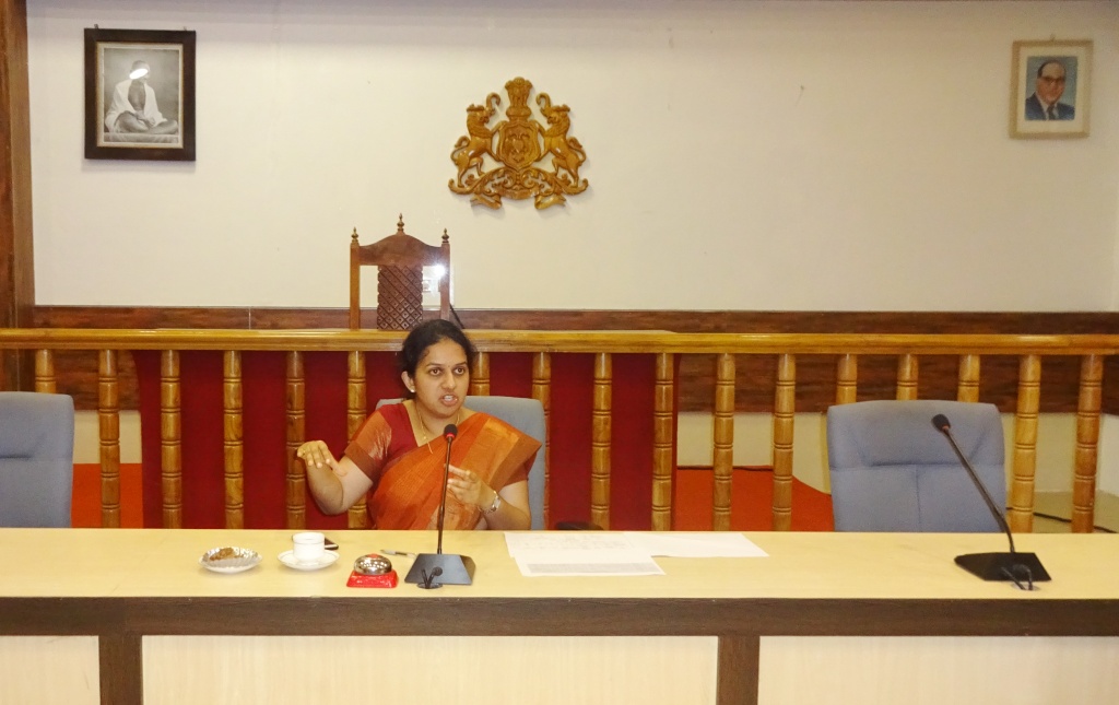 ಗಿರಿಜನ ಕಟುಂಬಗಳಿಗೆ ಅಗತ್ಯ ಮೂಲಭೂತ ಸೌಕರ್ಯ ನೀಡಲು ಕೊಡಗು ಜಿಲ್ಲಾಧಿಕಾರಿ ಸೂಚನೆ