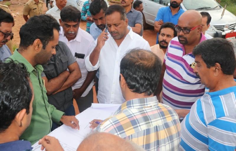 ಬಂದರು ದಕ್ಕೆಯ 3ನೆ ಹಂತದ ಜೆಟ್ಟಿ ಕಾಮಗಾರಿ ಸಚಿವ ಖಾದರ್ ವೀಕ್ಷಣೆ