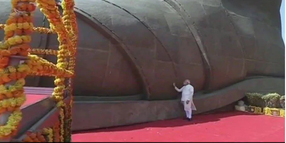 “ಅದು ಹಕ್ಕಿಯ ಹಿಕ್ಕೆಯೇ?”: ಮೋದಿ ಬಗ್ಗೆ ಟ್ವೀಟ್ ಮಾಡಿದ ರಮ್ಯಾ ವಿವಾದದ ಸುಳಿಯಲ್ಲಿ