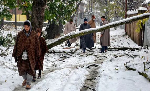 ನವೆಂಬರ್‌ನ ಹಿಮಪಾತ ‘ವಿಶೇಷ ನೈಸರ್ಗಿಕ ವಿಪತ್ತು’: ಜಮ್ಮು ಕಾಶ್ಮೀರ ಸರಕಾರದ ಘೋಷಣೆ