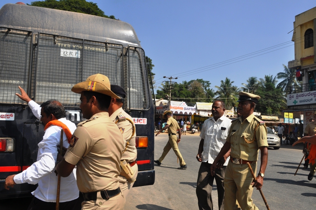 ಮಂಡ್ಯ: ಟಿಪ್ಪು ಜಯಂತಿಗೆ ವಿರೋಧ; ಬಿಜೆಪಿ ಕಾರ್ಯಕರ್ತರ ಬಂಧನ, ಬಿಡುಗಡೆ