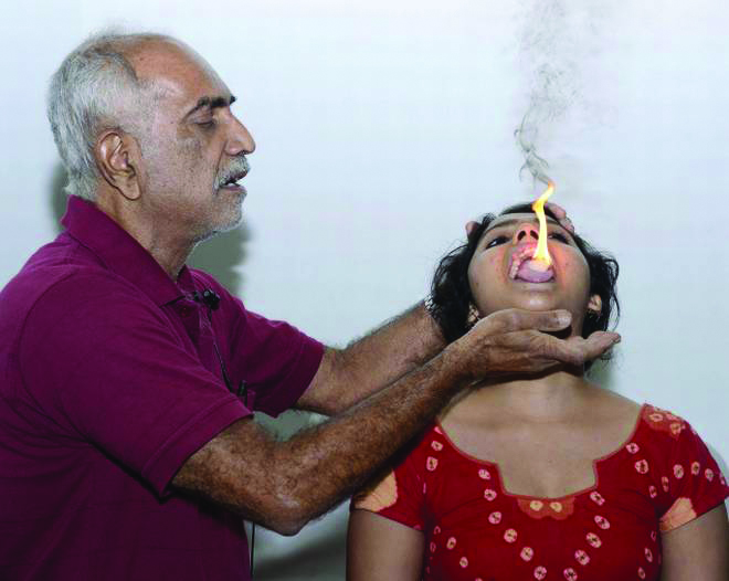 ದಕ್ಷಿಣ ಭಾರತದಿಂದ ಉತ್ತರ ಭಾರತದತ್ತ ಪವಾಡ ರಹಸ್ಯ ಬಯಲು... ದಕ್ಷಿಣ ಭಾರತದಿಂದ ಉತ್ತರ ಭಾರತದತ್ತ ಪವಾಡ ರಹಸ್ಯ ಬಯಲು...