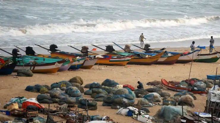 ಚಂಡಮಾರುತ ‘ಗಜ’ ಅಪ್ಪಳಿಸುವ ಸಾಧ್ಯತೆ: ತಮಿಳುನಾಡು, ಪುದುಚೇರಿಯಲ್ಲಿ ರೆಡ್ ಅಲರ್ಟ್