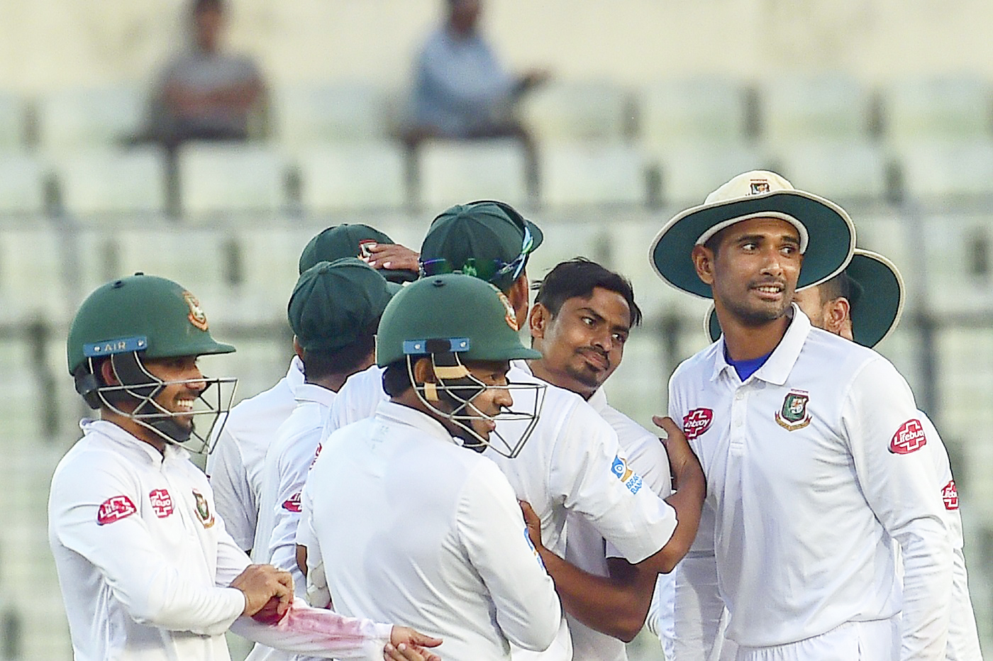 ಝಿಂಬಾಬ್ವೆ 304 ರನ್‌ಗೆ ಆಲೌಟ್