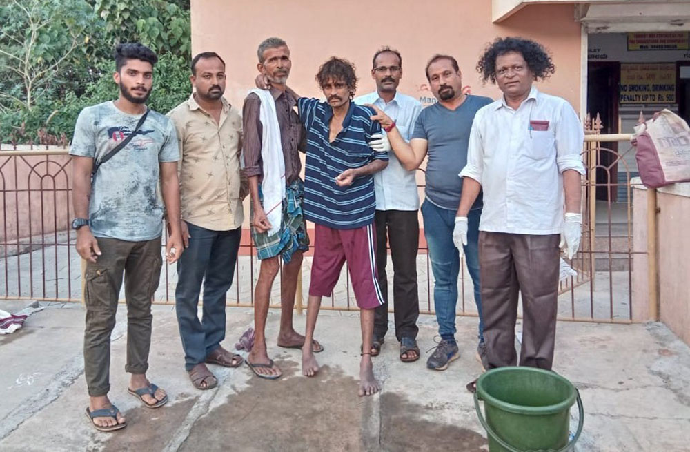 ಸೊಂಟದ ಸ್ವಾಧೀನ ಇಲ್ಲದೆ ಅಸಹಾಯಕ ಸ್ಥಿತಿಯಲ್ಲಿದ್ದ ಯುವಕನ ರಕ್ಷಣೆ