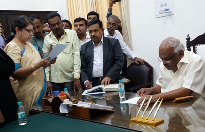 ಶಾಸಕಿಯಾಗಿ ಅನಿತಾ ಕುಮಾರಸ್ವಾಮಿ ಪ್ರಮಾಣ ವಚನ ಸ್ವೀಕಾರ