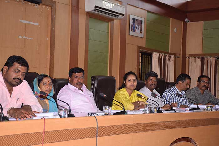 ಕುಡಿಯುವ ನೀರು-ಮೇವು ಪೂರೈಕೆ ಕೊರತೆಯಾಗದಂತೆ ಕ್ರಮ: ಧಾರವಾಡ ಜಿಪಂ ಅಧ್ಯಕ್ಷೆ ಚೈತ್ರಾ ಶಿರೂರ