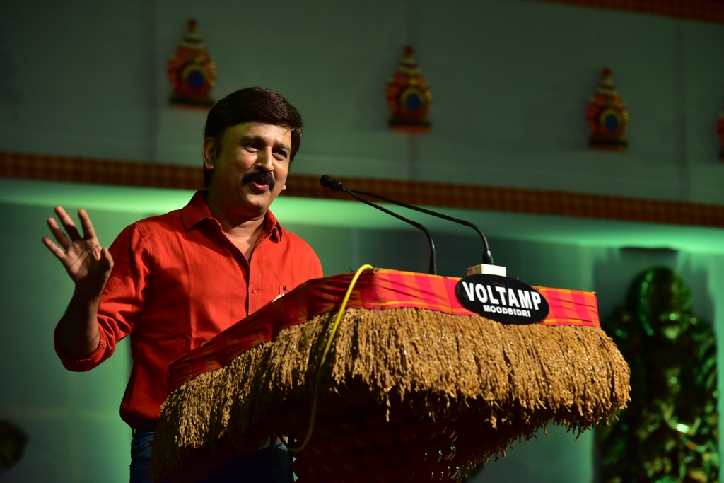 ಇನ್ನೊಬ್ಬರು ನಡೆದ ಹಾದಿಯಲ್ಲಿ ನಡೆಯುವ ಬದಲು ನಿಮ್ಮ ಹಾದಿಯಲ್ಲಿ ನಡೆಯಿರಿ: ರಮೇಶ್ ಅರವಿಂದ್