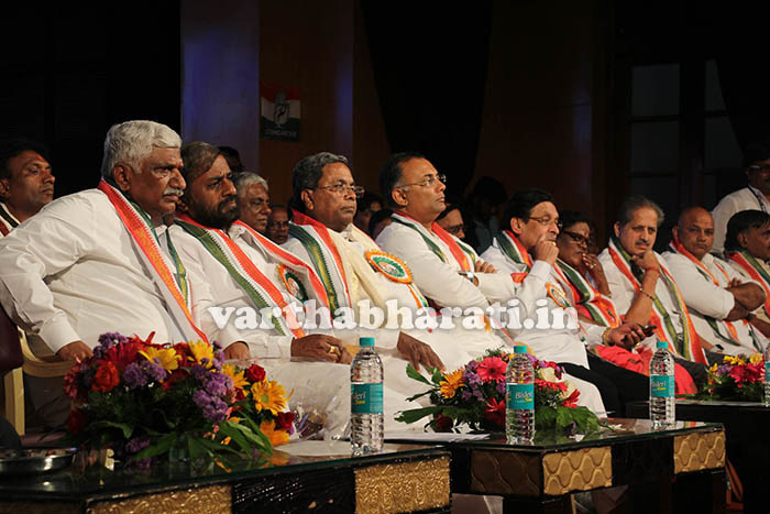 ಇತಿಹಾಸ ಗೊತ್ತಿಲ್ಲದವರು ಇತಿಹಾಸ ನಿರ್ಮಿಸಲು ಸಾಧ್ಯವಿಲ್ಲ: ಸಿದ್ದರಾಮಯ್ಯ