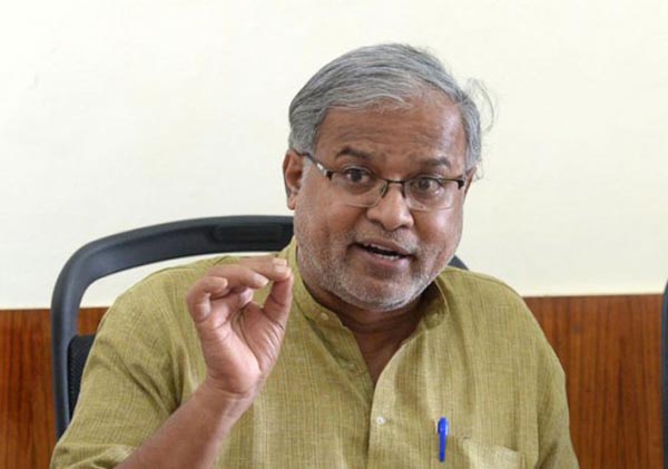 ‘ಗುಪ್ತಚರ ಇಲಾಖೆ ಕುಮಾರಸ್ವಾಮಿ ಪುತ್ರನಿಗೆ ವರದಿ ನೀಡುತ್ತಿದೆಯೇ?’