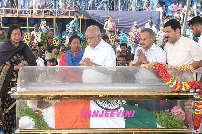 ಹಿರಿಯ ನಟ, ರಾಜಕಾರಣಿ ರೆಬೆಲ್ ಸ್ಟಾರ್ ಅಂಬರೀಷ್ ಇನ್ನಿಲ್ಲ