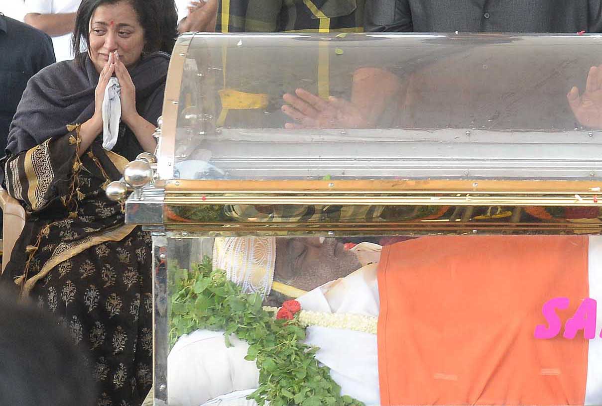 ಆಪ್ತನ ನೆನೆದು ಬಿಕ್ಕಿ ಬಿಕ್ಕಿ ಅತ್ತ ನಟ ಮೋಹನ್ ಬಾಬು