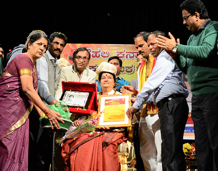 ವಾರಣಾಸಿ, ದಿಲ್ಲಿ ವಿವಿಯ ಕನ್ನಡ ಅಧ್ಯಯನ ಪೀಠ ಪುನಾರಂಭಕ್ಕೆ ದಿಲ್ಲಿ ಕರ್ನಾಟಕ ಸಂಘ ಒತ್ತಾಯ