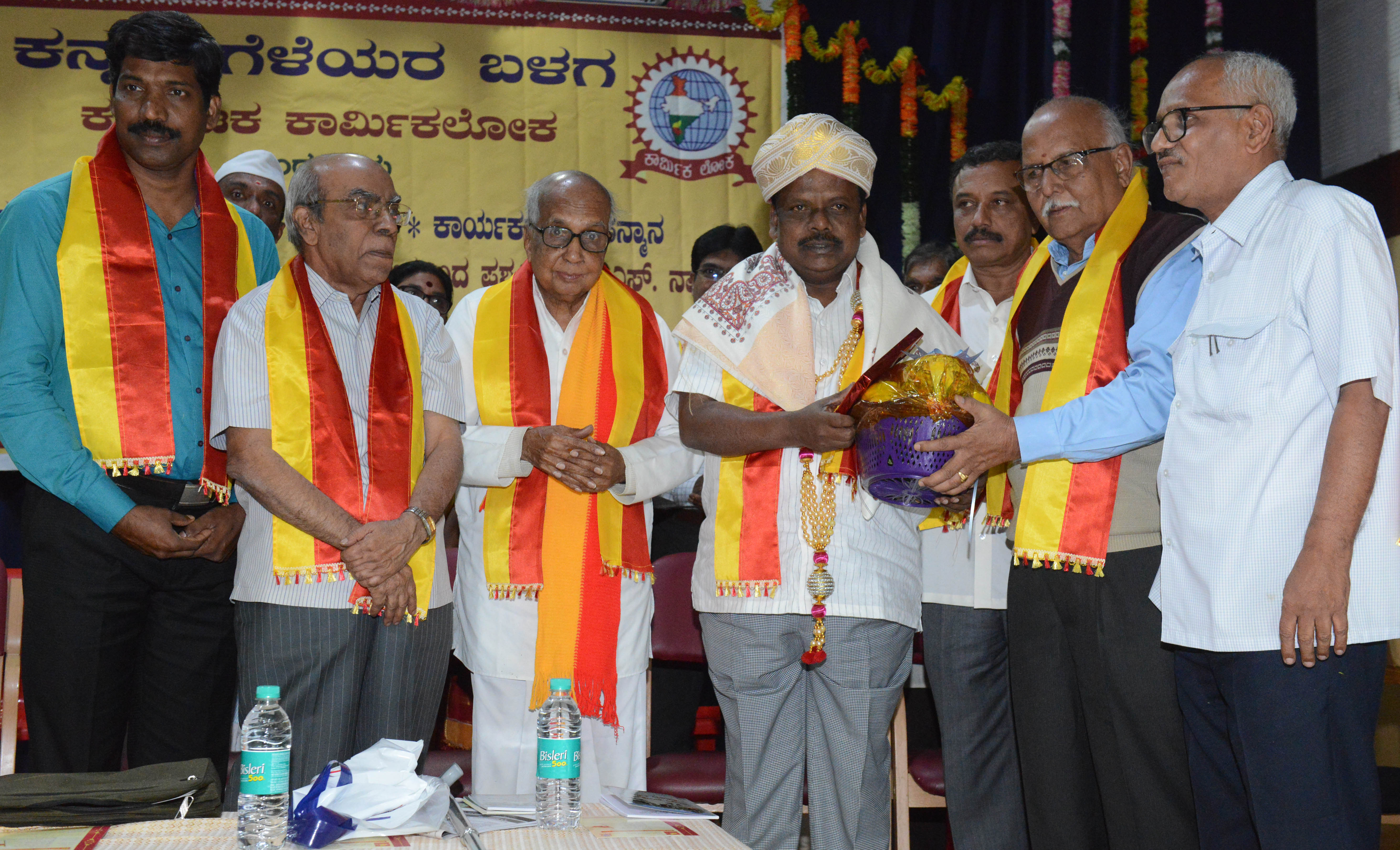 ಕನ್ನಡಕ್ಕೆ ಶಾಸ್ತ್ರೀಯ ಭಾಷೆಯ ಸ್ವಾಯತ್ತತೆ ನೀಡಲು ಎಲ್.ಹನುಮಂತಯ್ಯ ಆಗ್ರಹ