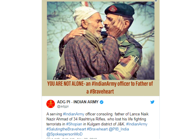 ‘ನೀವು ಏಕಾಂಗಿಯಲ್ಲ’: ನಝೀರ್ ಅಹ್ಮದ್ ತಂದೆಯನ್ನು ಆಲಂಗಿಸಿದ ಸೇನಾಧಿಕಾರಿ; ಫೋಟೊ ವೈರಲ್