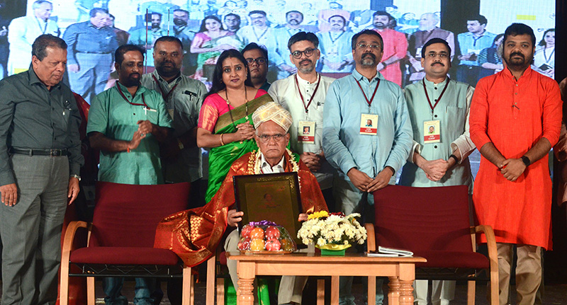 ಡಾ.ಎಸ್.ಎಲ್.ಭೈರಪ್ಪಗೆ ಜೀವಮಾನ ಸಾಧನೆ ಪ್ರಶಸ್ತಿ ಪ್ರದಾನ