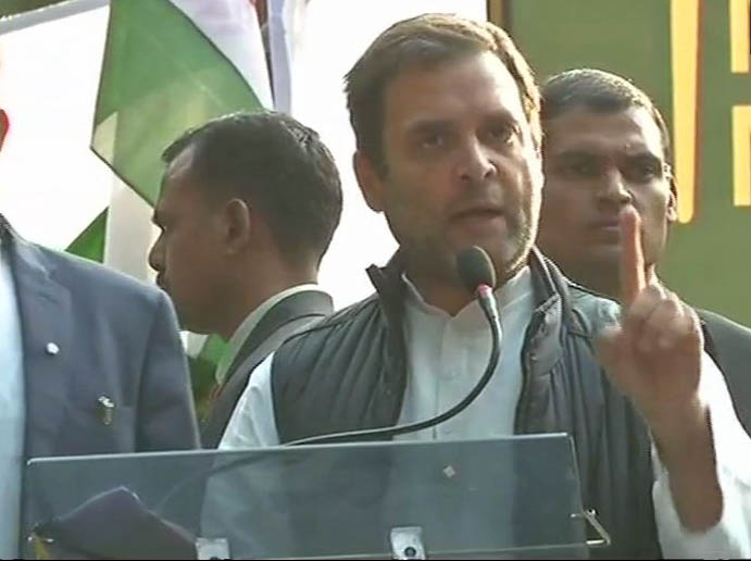 ರೈತರು ಮೋದಿಯಿಂದ ಉಡುಗೊರೆಗಳನ್ನು ಕೇಳುತ್ತಿಲ್ಲ, ತಮ್ಮ ಹಕ್ಕುಗಳನ್ನು ಕೇಳುತ್ತಿದ್ದಾರೆ: ರಾಹುಲ್ ಗಾಂಧಿ