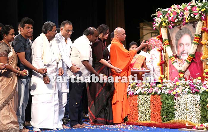 ಅಂಬಿ ಹೆಸರಿನಲ್ಲಿ ಫಿಲ್ಮ್ ಸಿಟಿ ನಿರ್ಮಾಣಕ್ಕೆ ಸಿದ್ದರಾಮಯ್ಯ ಮನವಿ