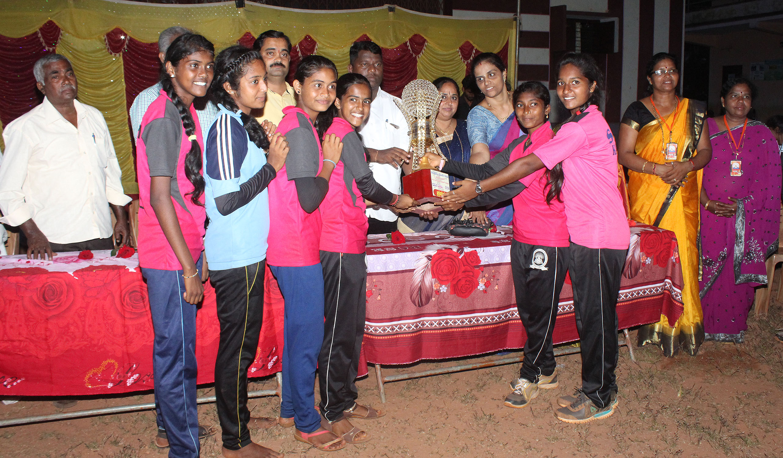 ಉಡುಪಿ ಜಿಲ್ಲಾಮಟ್ಟದ ಮಹಿಳಾ ತ್ರೋಬಾಲ್ ಪಂದ್ಯಾಟ: ಶಿರ್ವ ಕಾಲೇಜು ತಂಡಕ್ಕೆ ಪ್ರಶಸ್ತಿ