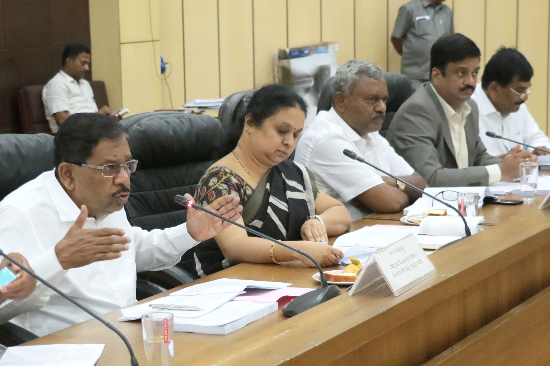 ಕೆಡಿಪಿ ಸಭೆಗೆ ತಪ್ಪು ಮಾಹಿತಿ ನೀಡಿದರೆ ಅಮಾನತು: ಡಿಸಿಎಂ ಪರಮೇಶ್ವರ್