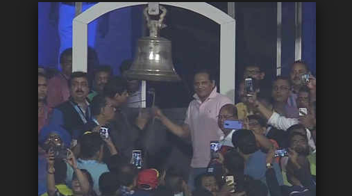 ಈಡನ್ ಗಾರ್ಡನ್‍ ನಲ್ಲಿ ಅಝರುದ್ದೀನ್ ಗೆ ಗಂಟೆ ಬಾರಿಸಲು ಅನುಮತಿಸಿದ್ದಕ್ಕೆ ಗಂಭೀರ್ ಆಕ್ಷೇಪ