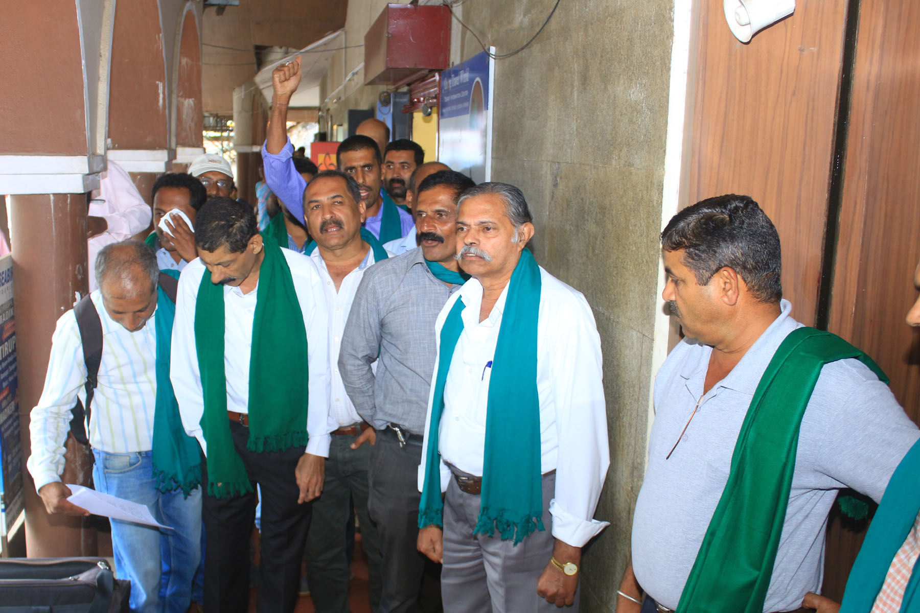 ರೈತರಿಗೆ ನೊಟೀಸ್: ಮಡಿಕೇರಿಯಲ್ಲಿ ರೈತ ಸಂಘದಿಂದ ಪ್ರತಿಭಟನೆ