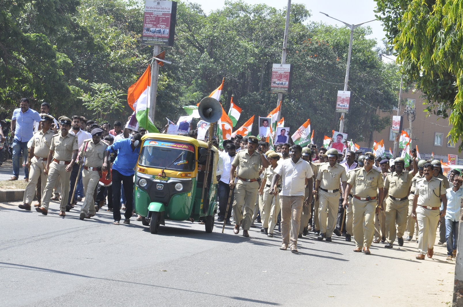 ತುಮಕೂರು: ಯುವ ಕಾಂಗ್ರೆಸ್ ಉಪಾಧ್ಯಕ್ಷರ ಅಮಾನತು ಖಂಡಿಸಿ ಪ್ರತಿಭಟನೆ
