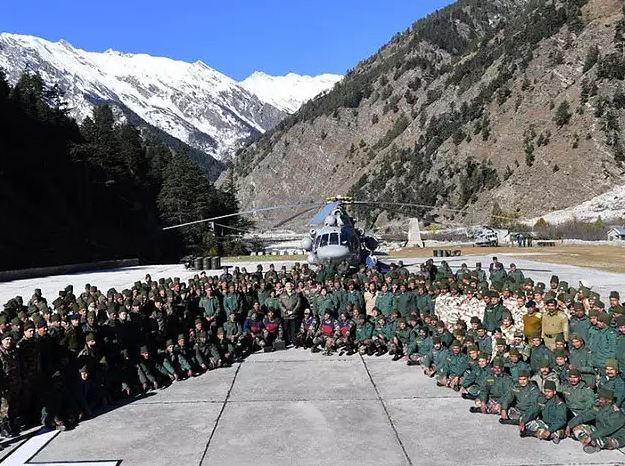 ಭಾರತ-ಚೀನಾ ಗಡಿಯಲ್ಲಿ ಯೋಧರೊಂದಿಗೆ ದೀಪಾವಳಿ ಆಚರಿಸಿದ ಪ್ರಧಾನಿ