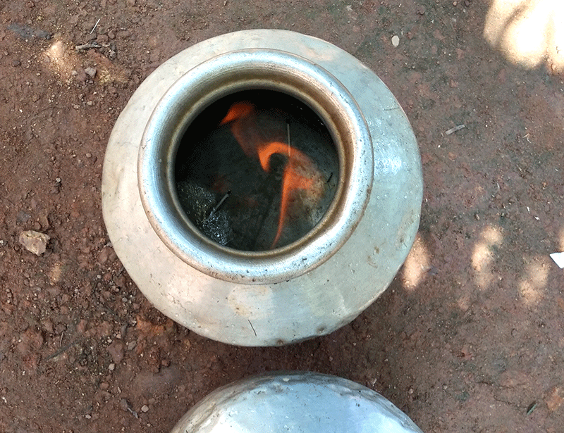 ದೇರಳಕಟ್ಟೆ: ಬೆಂಕಿ ಕೊಟ್ಟರೆ ಉರಿಯುತ್ತಿದೆ ಬಾವಿ ನೀರು!