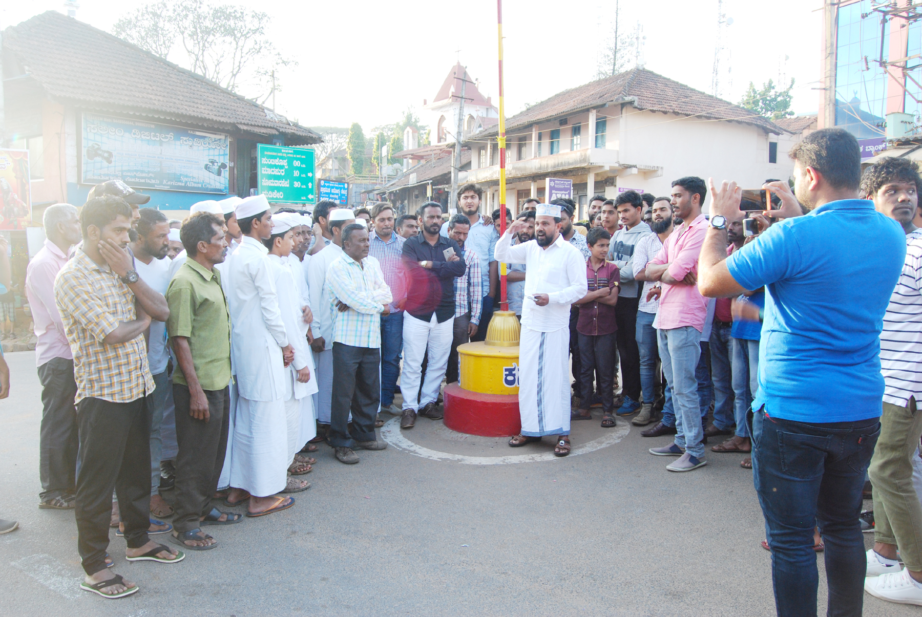 ಸುಂಟಿಕೊಪ್ಪ: ಪ್ರವಾದಿ ಬಗ್ಗೆ ಅವಹೇಳನಕಾರಿ ಹೇಳಿಕೆ ಖಂಡಿಸಿ ಪ್ರತಿಭಟನೆ