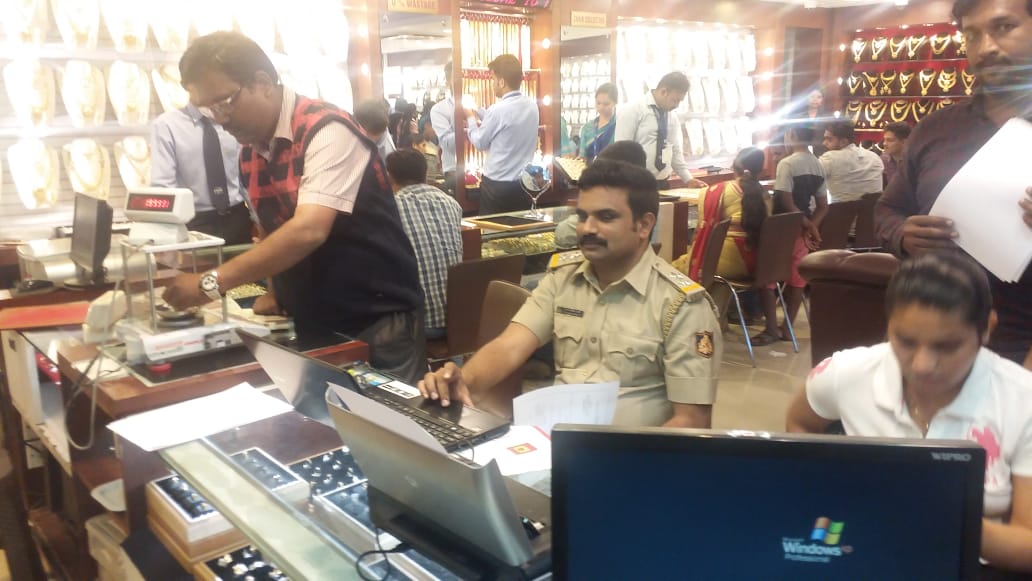 ಗ್ರಾಹಕರಿಗೆ ‘ವಂಚನೆ’: ರಾಜ್ಯಾದ್ಯಂತ 695 ಆಭರಣ ಅಂಗಡಿಗಳ ಮೇಲೆ ದಾಳಿ