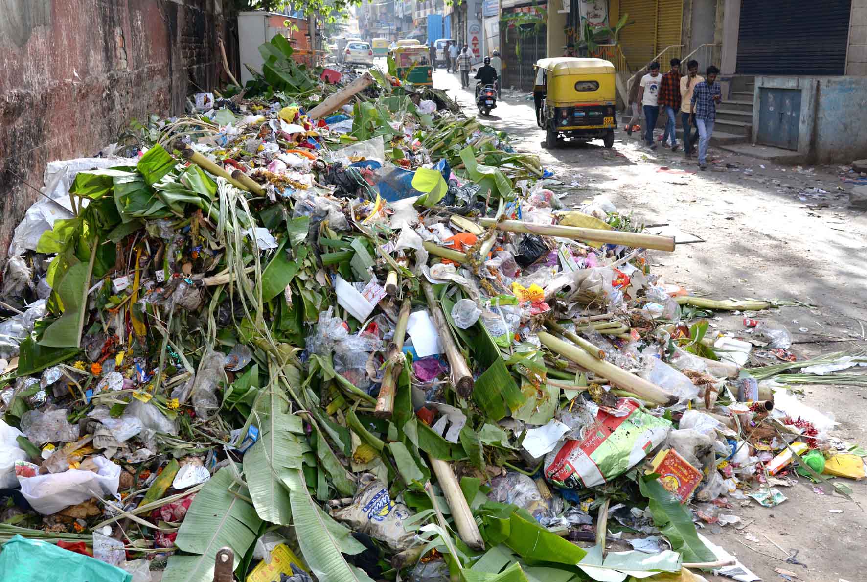 ಪಾಲನೆಯಾಗದ ಮೇಯರ್ ಆದೇಶ: ರಾಶಿಯಾದ ಹಬ್ಬದ ಕಸ