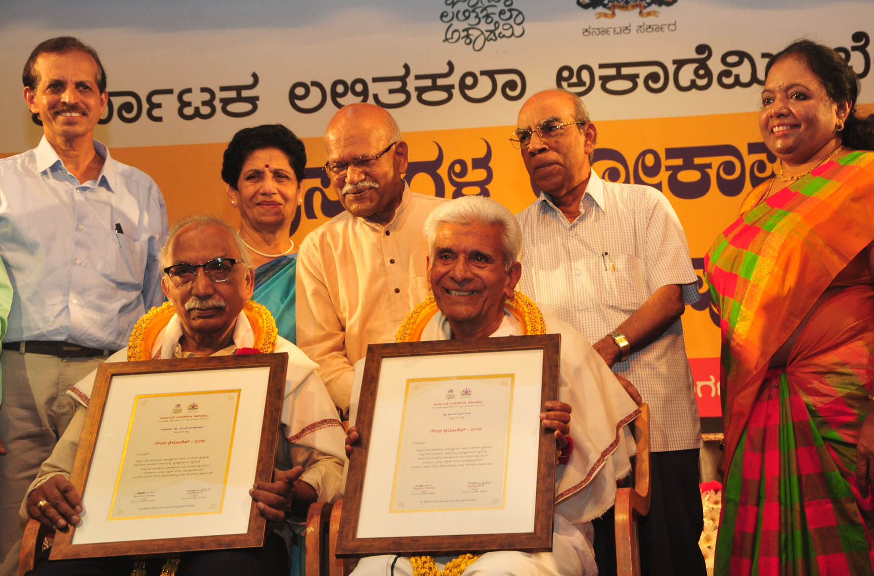 ನಾವು ಪಡೆಯುವ ಮನೋಭಾವ ಬೆಳೆಸಿಕೊಳ್ಳಬೇಕು: ನಾಡೋಜ ಪ್ರೊ.ಹಂಪ ನಾಗರಾಜಯ್ಯ