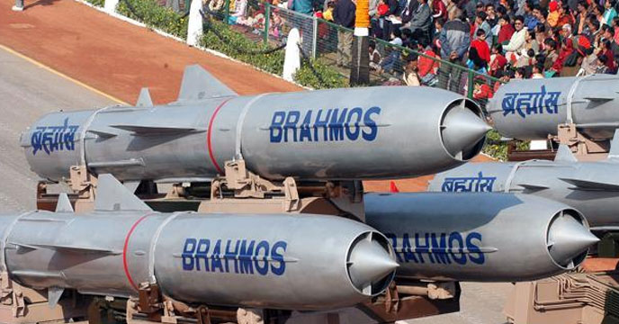 3,000 ಕೋ.ರೂ.ವೆಚ್ಚದಲ್ಲಿ ಬ್ರಹ್ಮೋಸ್ ಕ್ಷಿಪಣಿ, ಎಆರ್‌ವಿಗಳ ಖರೀದಿಗೆ ರಕ್ಷಣಾ ಸಚಿವಾಲಯದ ಒಪ್ಪಿಗೆ