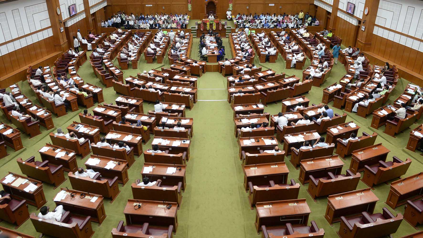 ಮೊದಲ ದಿನದ ಚಳಗಾಲದ ಅಧಿವೇಶನ: ಅಗಲಿದ ಗಣ್ಯರಿಗೆ ಸಂತಾಪ-ಕಲಾಪ ಮುಂದೂಡಿಕೆ