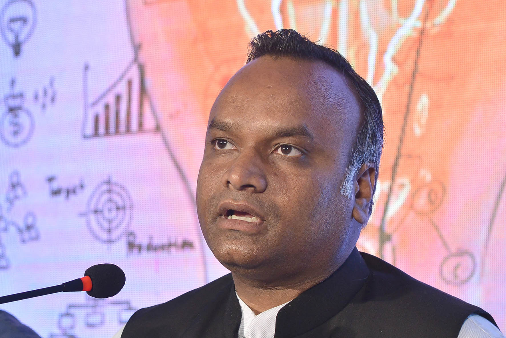 ವೈಜ್ಞಾನಿಕ ಮನೋಭಾವ ಬೆಳೆಸಿಕೊಳ್ಳುವಂತೆ ವಿದ್ಯಾರ್ಥಿಗಳಿಗೆ ಸಚಿವ ಪ್ರಿಯಾಂಕ್ ಖರ್ಗೆ ಕರೆ