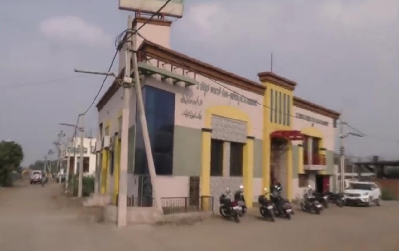 ​ವಿಜಯಪುರ: ಡೆಕ್ಕನ್ ಬ್ಯಾಂಕ್ ನಲ್ಲಿ ಅವ್ಯವಹಾರ ಆರೋಪ; ದೂರು