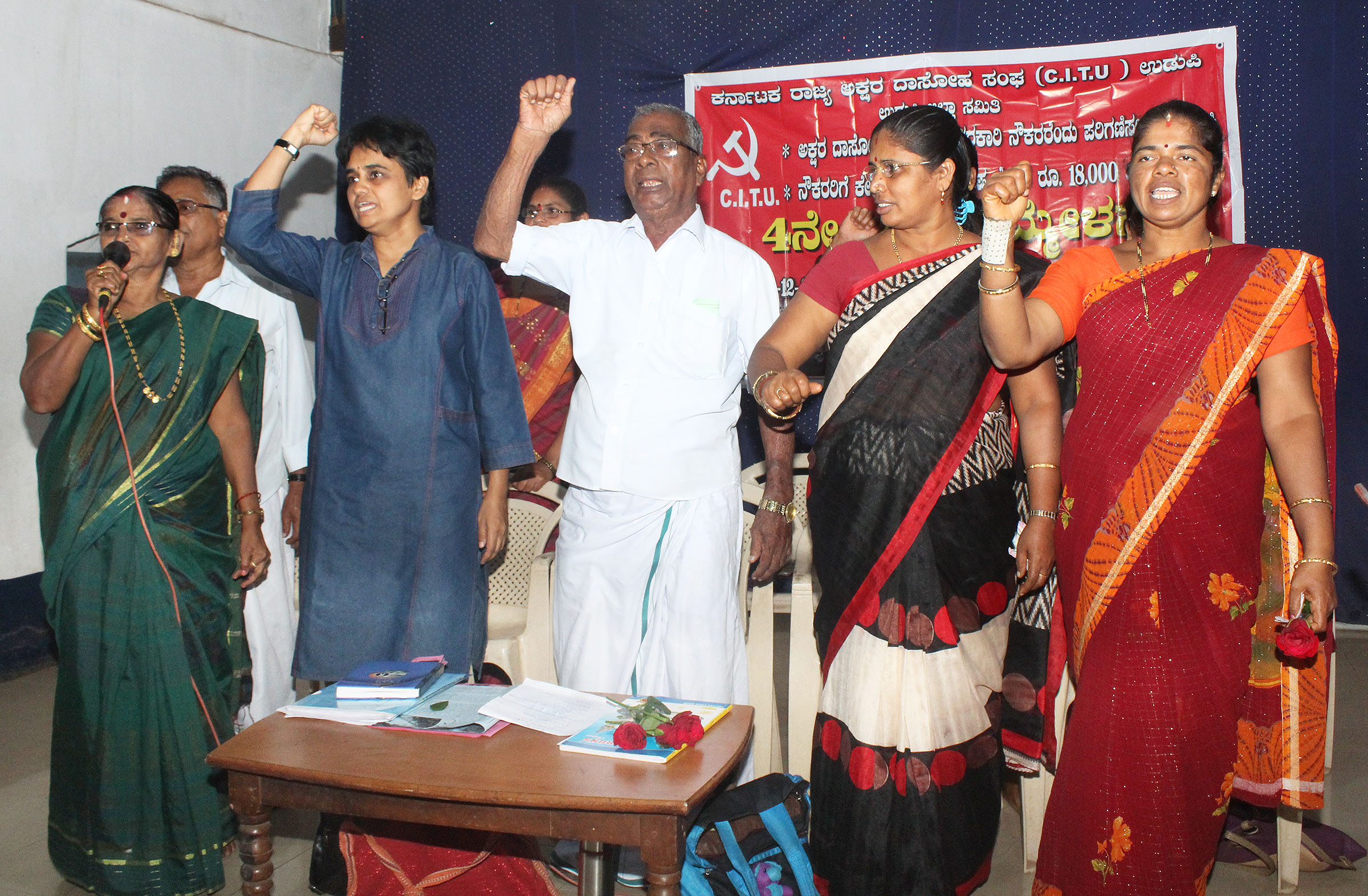 ವಿದೇಶಿ ಪ್ರವಾಸ, ಜಾಹೀರಾತು, ಮೂರ್ತಿ ನಿರ್ಮಾಣದ ಹಣದಿಂದ ಕನಿಷ್ಠ ಕೂಲಿ ನೀಡಿ