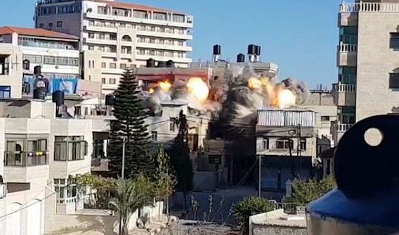 ಫೆಲೆಸ್ತೀನ್ ವ್ಯಕ್ತಿಯ ಮನೆ ಧ್ವಂಸಗೊಳಿಸಿದ ಇಸ್ರೇಲ್ ಸೈನಿಕರು