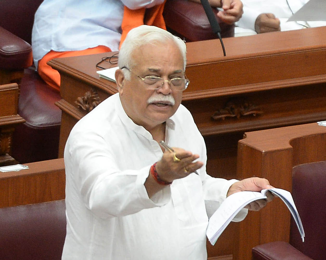 ಡಿಸೆಂಬರ್ ಅಂತ್ಯಕ್ಕೆ ಮತ್ತಷ್ಟು ಬರಪೀಡಿತ ತಾಲೂಕುಗಳ ಘೋಷಣೆ: ಸಚಿವ ದೇಶಪಾಂಡೆ