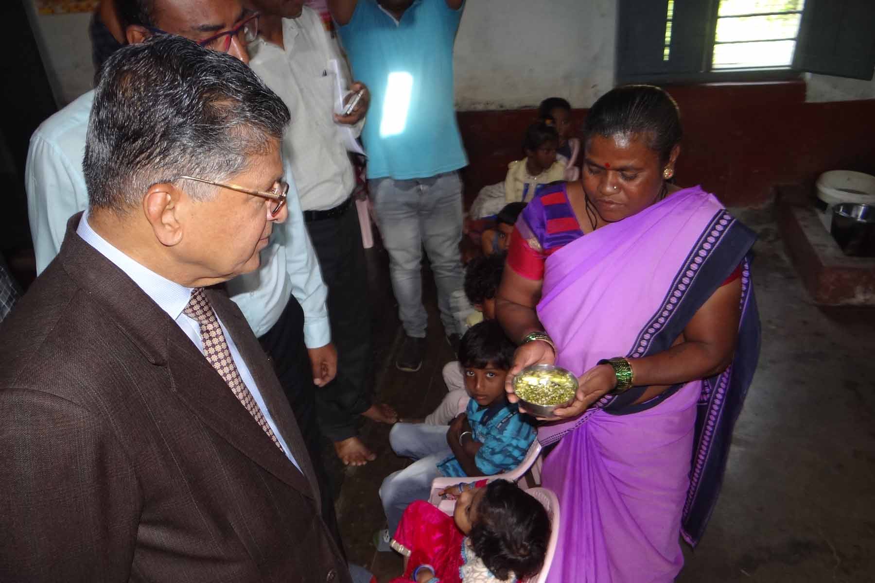 ಶಿವಮೊಗ್ಗ: ಸರಕಾರಿ ಆಸ್ಪತ್ರೆ, ಹಾಸ್ಟೆಲ್ ಗಳಿಗೆ ಲೋಕಾಯುಕ್ತ ನ್ಯಾ.ವಿಶ್ವನಾಥ್‍ ಶೆಟ್ಟಿ ದಿಢೀರ್ ಭೇಟಿ