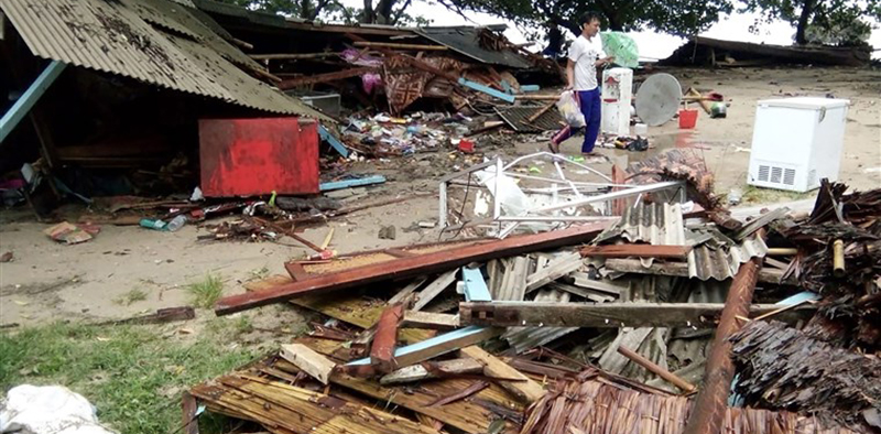 ಇಂಡೋನೇಷ್ಯಾದಲ್ಲಿ ಸುನಾಮಿ: 43ಕ್ಕೂ ಹೆಚ್ಚು ಮಂದಿ ಜಲಸಮಾಧಿ