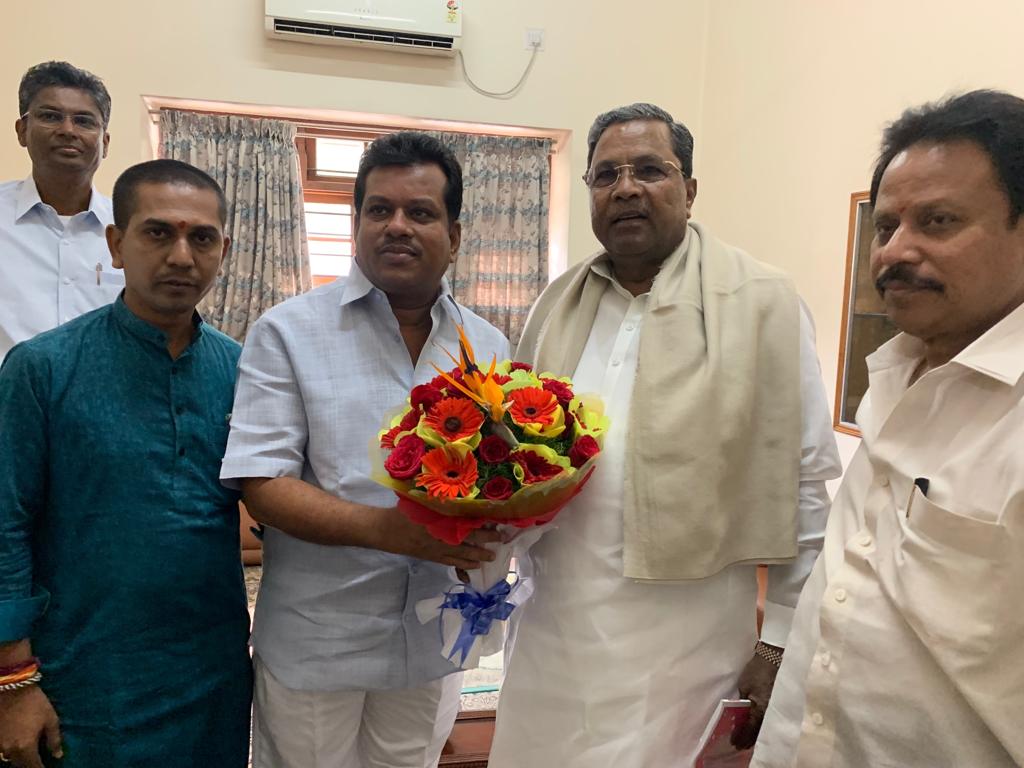ನೂತನ ಸಚಿವರನ್ನು ಅಭಿನಂದಿಸಿದ ಮಾಜಿ ಮುಖ್ಯಮಂತ್ರಿ ಸಿದ್ದರಾಮಯ್ಯ