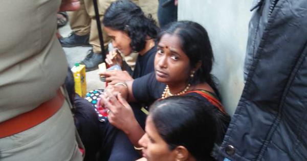 ಪ್ರತಿಭಟನಕಾರರು ಇರುಮುಡಿ ಕಸಿದುಕೊಂಡರು: ಶಬರಿಮಲೆಯಲ್ಲಿ ಮಹಿಳಾ ಯಾತ್ರಾರ್ಥಿಗಳ ಆರೋಪ