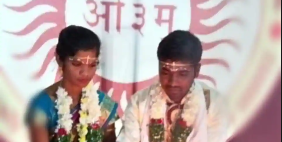 ಅಂತರ್ಜಾತಿ ವಿವಾಹವಾದ ಪುತ್ರಿಯನ್ನು ನಡುಬೀದಿಯಲ್ಲೇ ಹೊಡೆದು ಕೊಂದರು