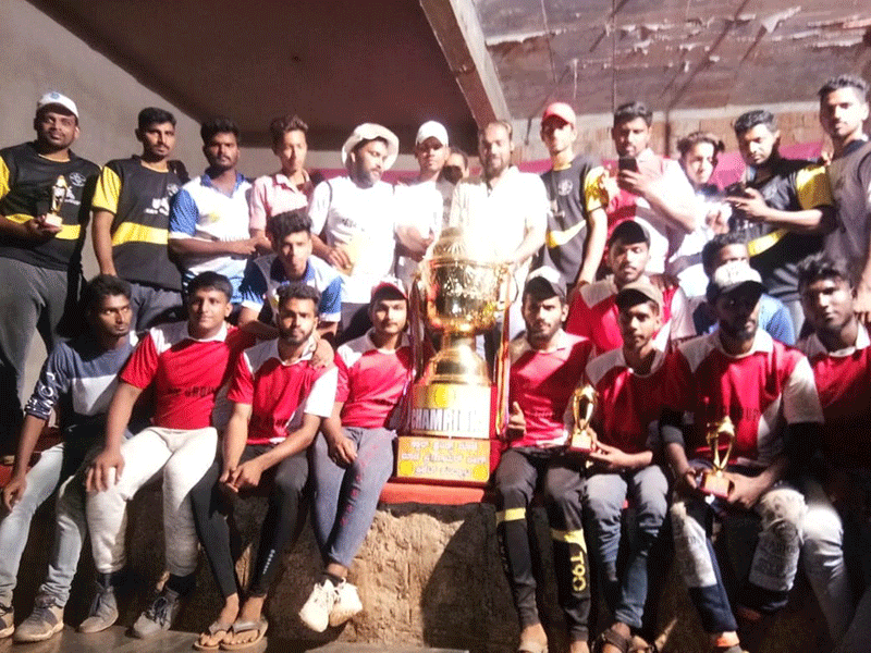 ಮಾಣಿ ಪ್ರೀಮಿಯರ್ ಲೀಗ್ ಕ್ರಿಕೆಟ್ ಪಂದ್ಯಾಟ: ಗಡಿಯಾರ ತಂಡಕ್ಕೆ ಪ್ರಶಸ್ತಿ