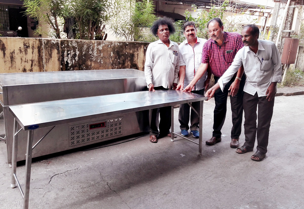 ಉಚಿತ ಸೇವೆಗಾಗಿ ಶೀತಲಿಕೃತ ಶವ ರಕ್ಷಣಾಯಂತ್ರ ಕೊಡುಗೆ